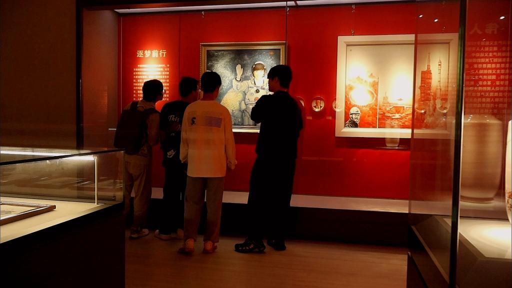 体味千年文化——艺术学院2023级学生赴景德镇中国陶瓷博物馆考察学习